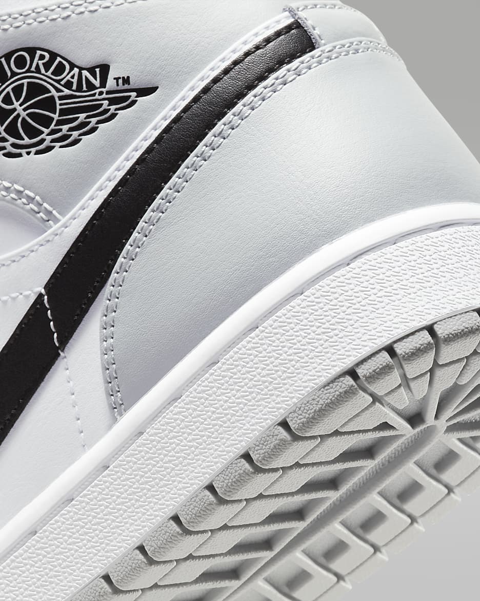 Air Jordan 1 Mid Shoes. Nike JP